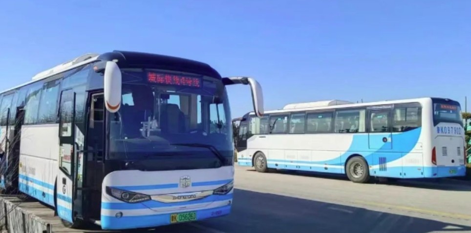 乘坐城際4號線，打卡布魯維斯、那香海、海草部落，連線貓頭山、火炬八街。